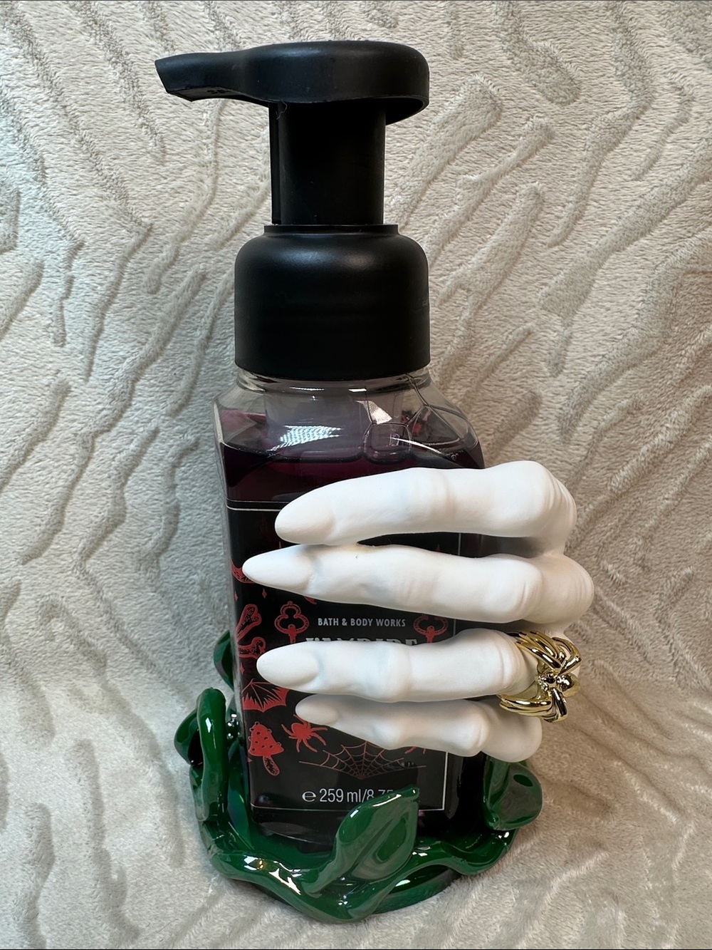 Bath & Body Works Halloween Soap Holder & Vampire Blood Foaming Handsoap